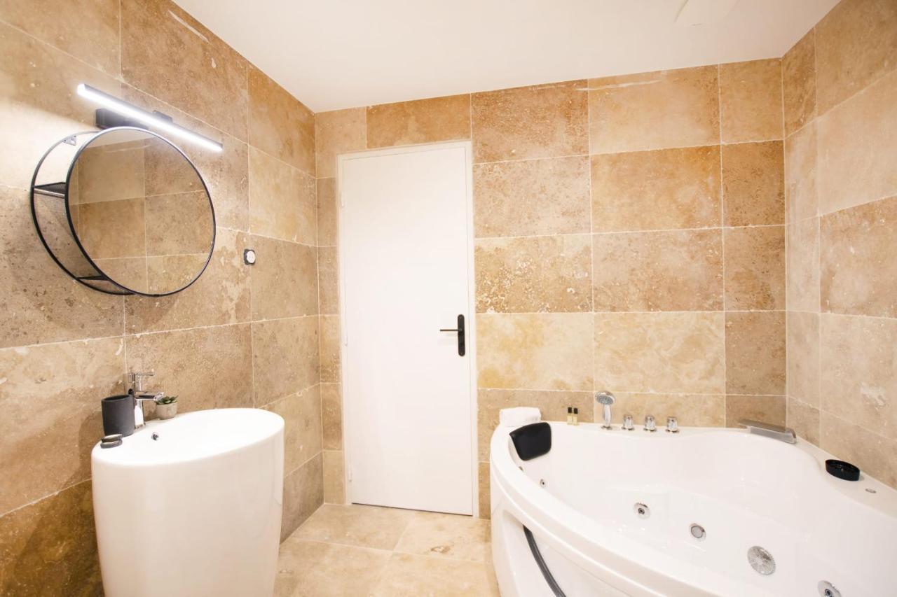 Guestready - Studio With Jacuzzi In The 10 Th Appartement Parijs Buitenkant foto