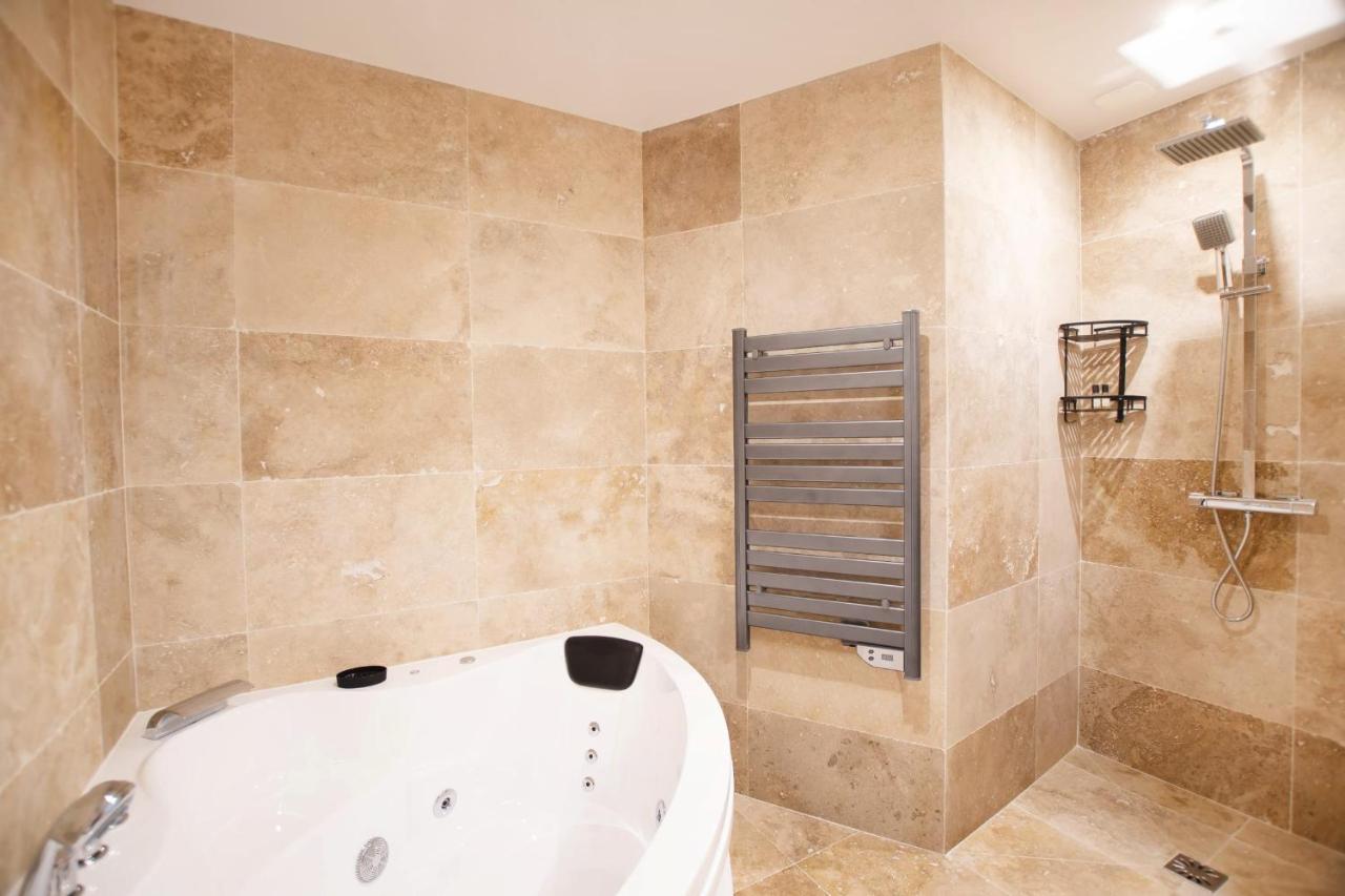 Guestready - Studio With Jacuzzi In The 10 Th Appartement Parijs Buitenkant foto